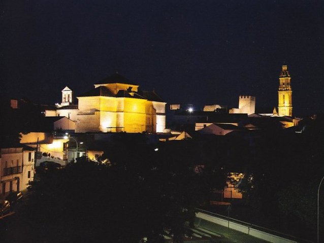 Carmelitas y torre de noche